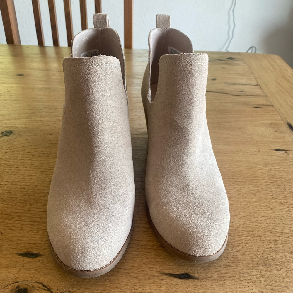 Toms Cream Suede Ankle‎ Wedge Booties Women’s 10 NWT